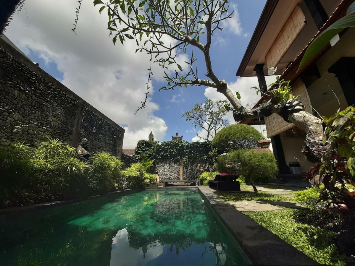 Pondok Wira Ubud Hotel Exterior photo